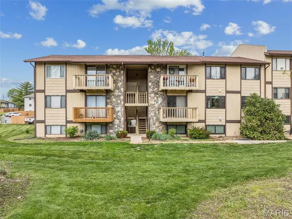 $120,000 | 76 Lemans Court, Unit 761, Lake St. Louis, MO 63367