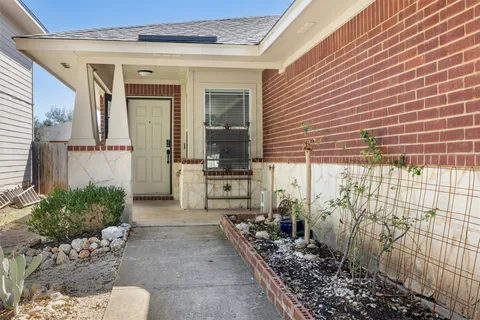 a view of a pathway of a house