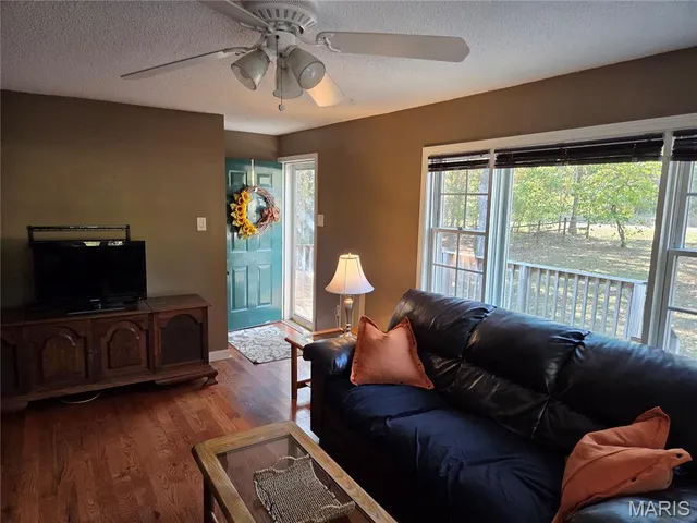 $180,000 | 202 Dogwood Drive, Cuba, MO 65453