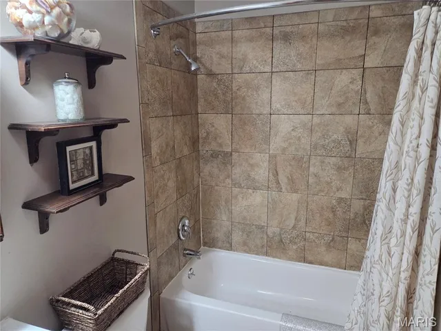 $180,000 | 202 Dogwood Drive, Cuba, MO 65453