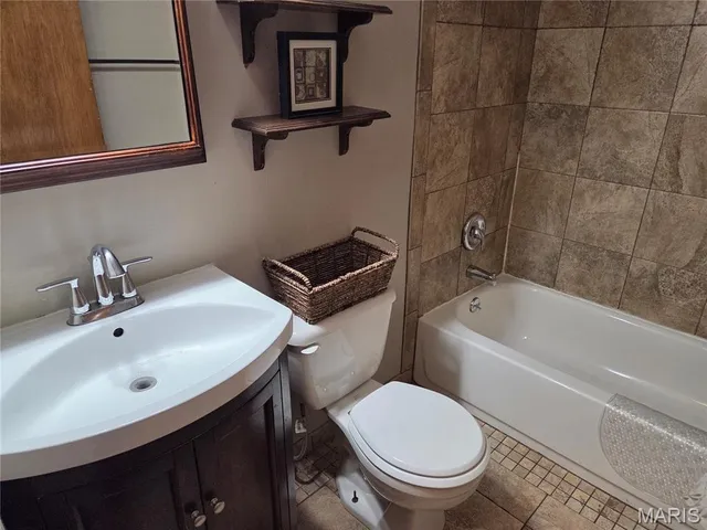 $180,000 | 202 Dogwood Drive, Cuba, MO 65453