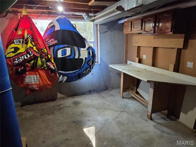 $180,000 | 202 Dogwood Drive, Cuba, MO 65453