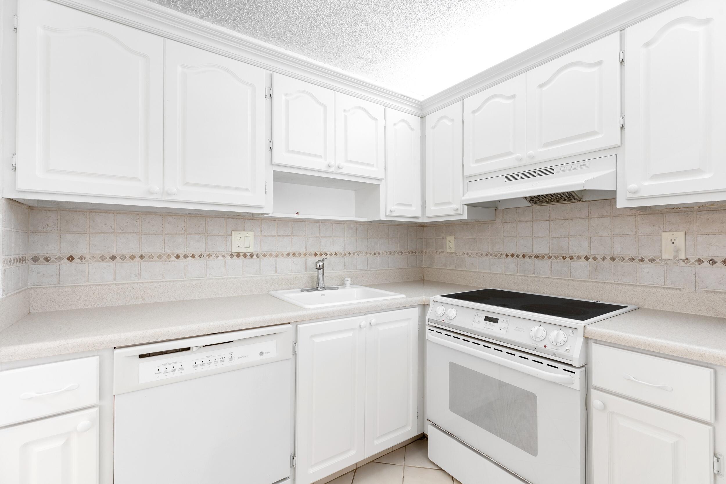 9233 Southwest 8th Street, Unit 316 Boca Raton, FL 33428 - Photo 8 of 20 Kitchen 1