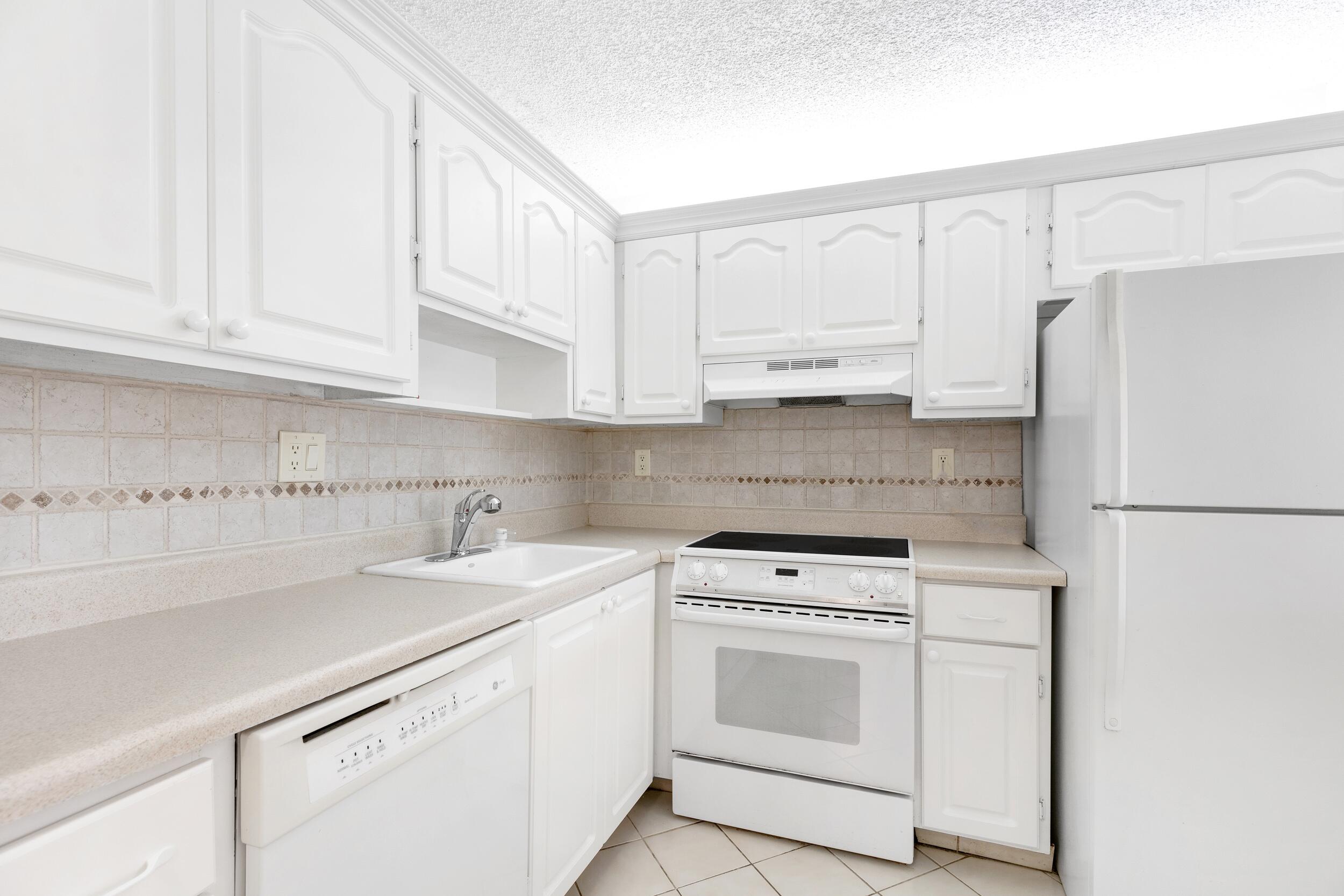 9233 Southwest 8th Street, Unit 316 Boca Raton, FL 33428 - Photo 9 of 20 Kitchen 2