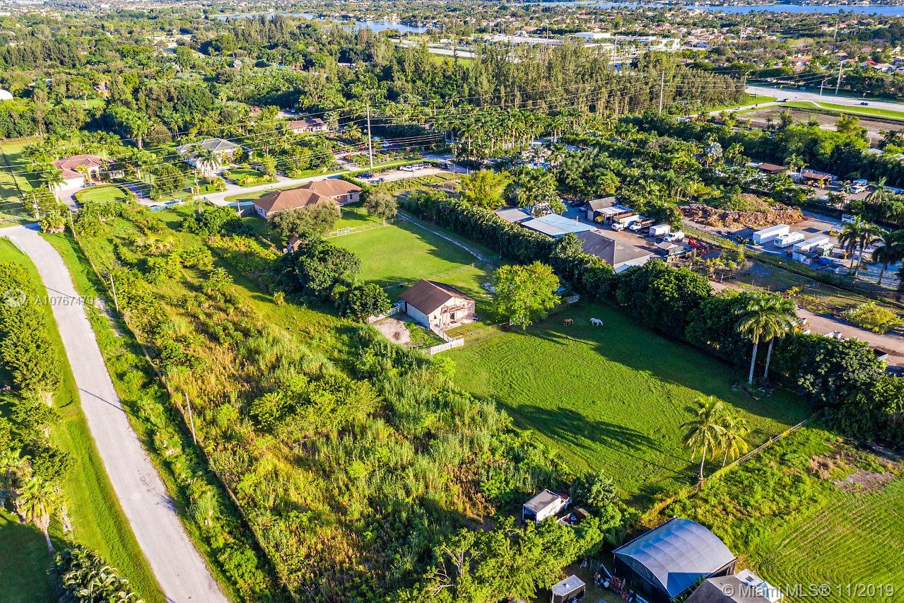 6915 Southwest 185th Way Southwest Ranches, FL 33332 - Photo 45 of 48 view of a city