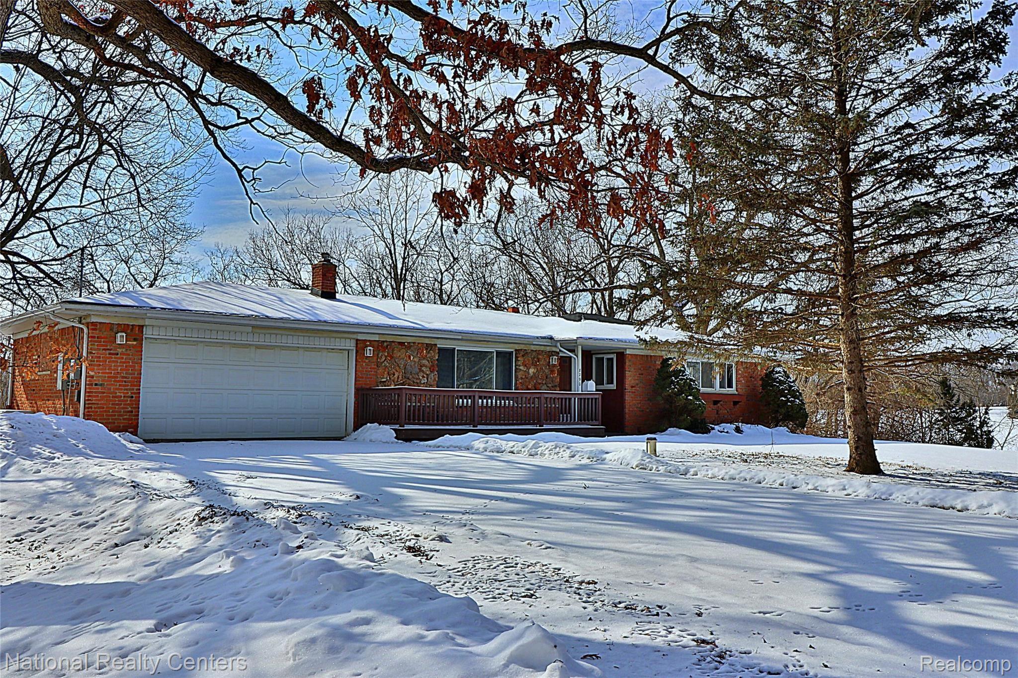 8290 Bergin Road Howell, MI 48843 - Photo 1 of 47 Front A