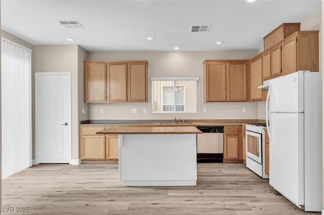 $2,372 | 4857 Eureka Diamond Court, Las Vegas, NV 89139