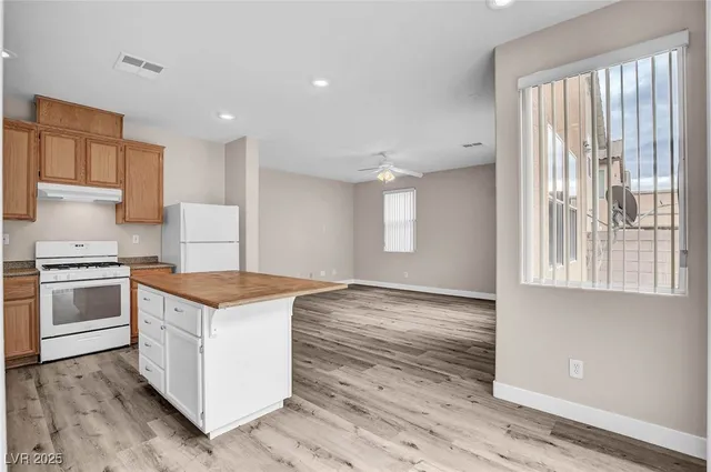 $2,372 | 4857 Eureka Diamond Court, Las Vegas, NV 89139