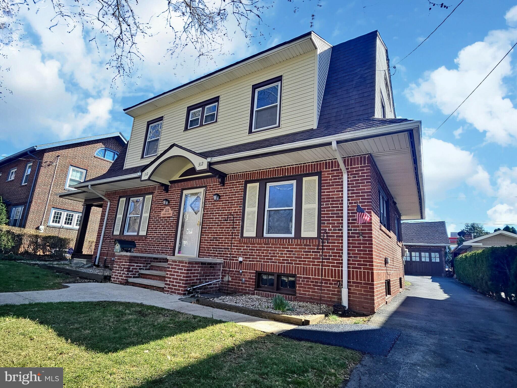 312 Reading Avenue Reading, PA 19611 - Photo 3 of 72