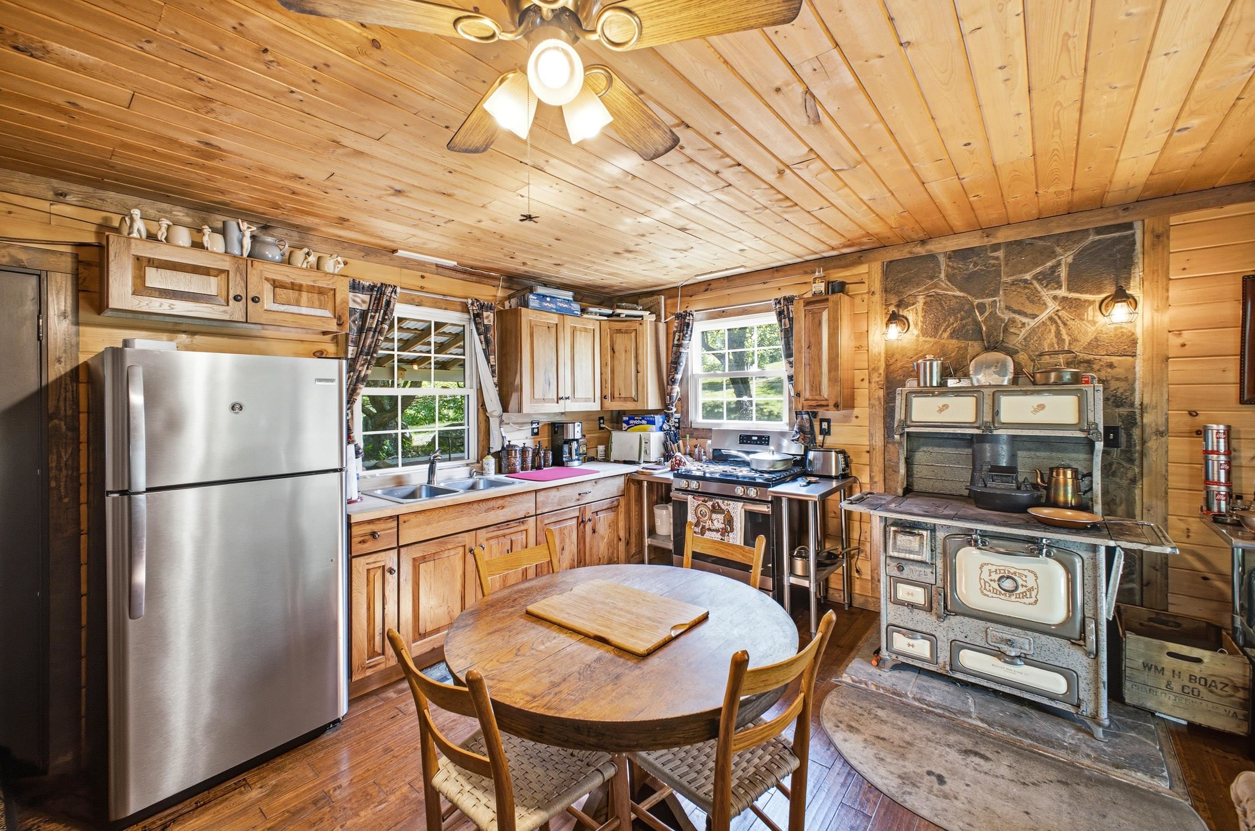 5855 Jollett Road Elkton, VA 22827 - Photo 10 of 74