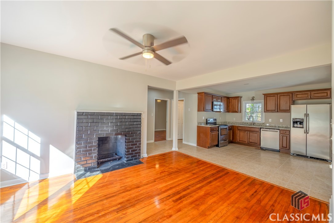 1623 Montreal Road Tucker, GA 30084 - Photo 4 of 27