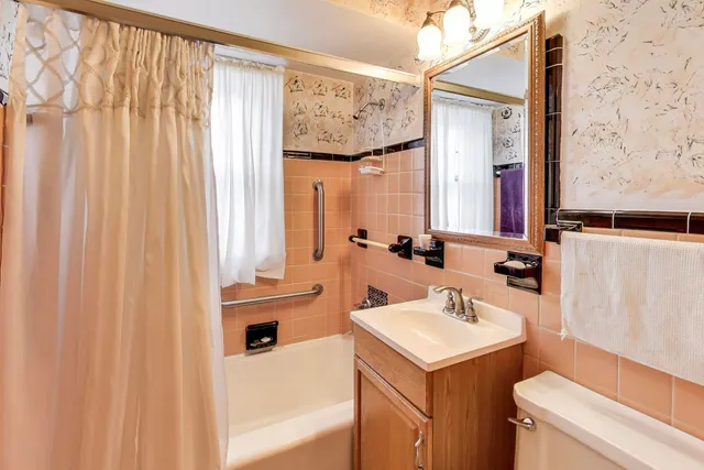 $399,900 | 1920 South Washington Avenue, Park Ridge, IL 60068