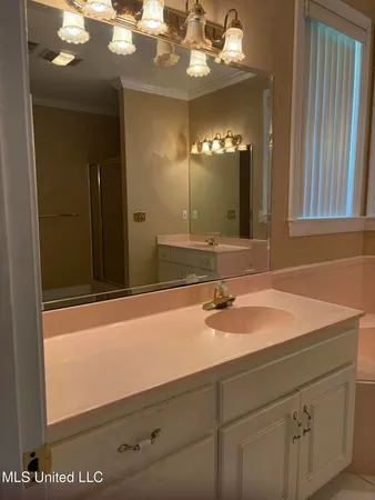 $2,100 | 554 Hanauma Place, Diamondhead, MS 39525