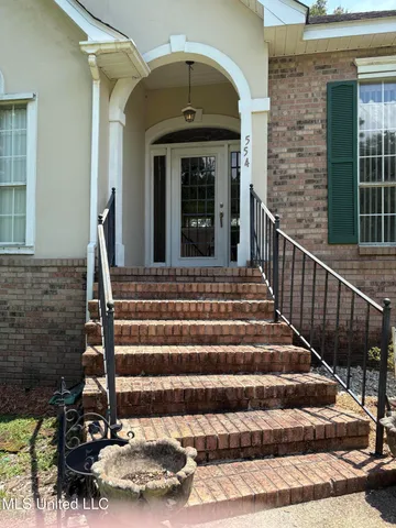 $2,100 | 554 Hanauma Place, Diamondhead, MS 39525