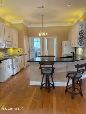 $2,100 | 554 Hanauma Place, Diamondhead, MS 39525