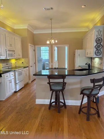 $2,100 | 554 Hanauma Place, Diamondhead, MS 39525