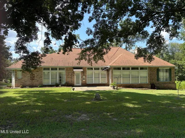 $2,100 | 554 Hanauma Place, Diamondhead, MS 39525