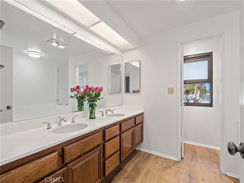 8180 Manitoba Street, Unit 302 Playa del Rey, CA 90293 - Photo 13 of 31 Primary Bathroom