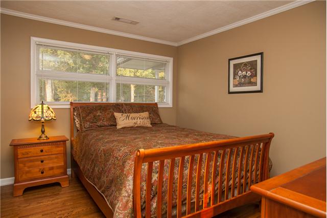 150 Cherokee Road Hendersonville, TN 37075 - Photo 11 of 20 SECOND BEDROOM ON MAIN LEVEL HAS ITS OWN BATH.