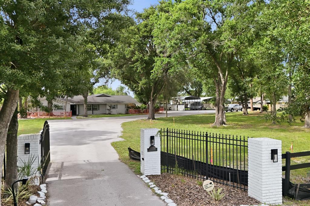 15509 Casey Rd Extension, Unit B Tampa, FL 33624 - Photo 23 of 28