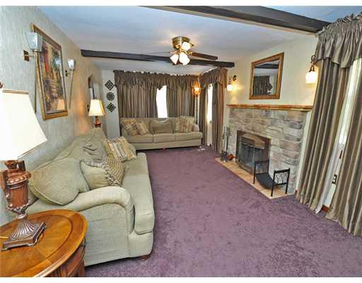 283 McConnell Road Canonsburg, PA 15317 - Photo 2 of 10 Living Room.
