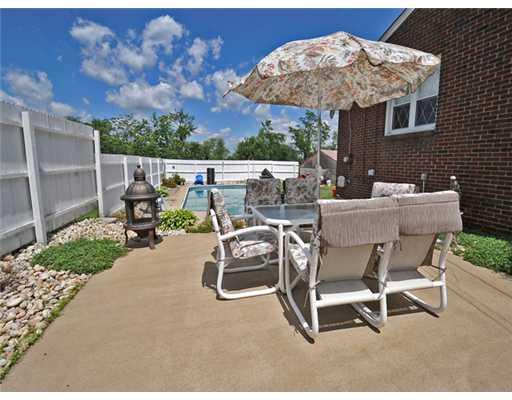 283 McConnell Road Canonsburg, PA 15317 - Photo 7 of 10 Patio/Deck.