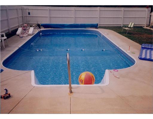 283 McConnell Road Canonsburg, PA 15317 - Photo 8 of 10 Swimming Pool/Hot Tub/Sauna.