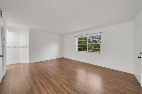 $350,000 | 5605 Southwest 80th Street, Unit 10D, Miami, FL 33143