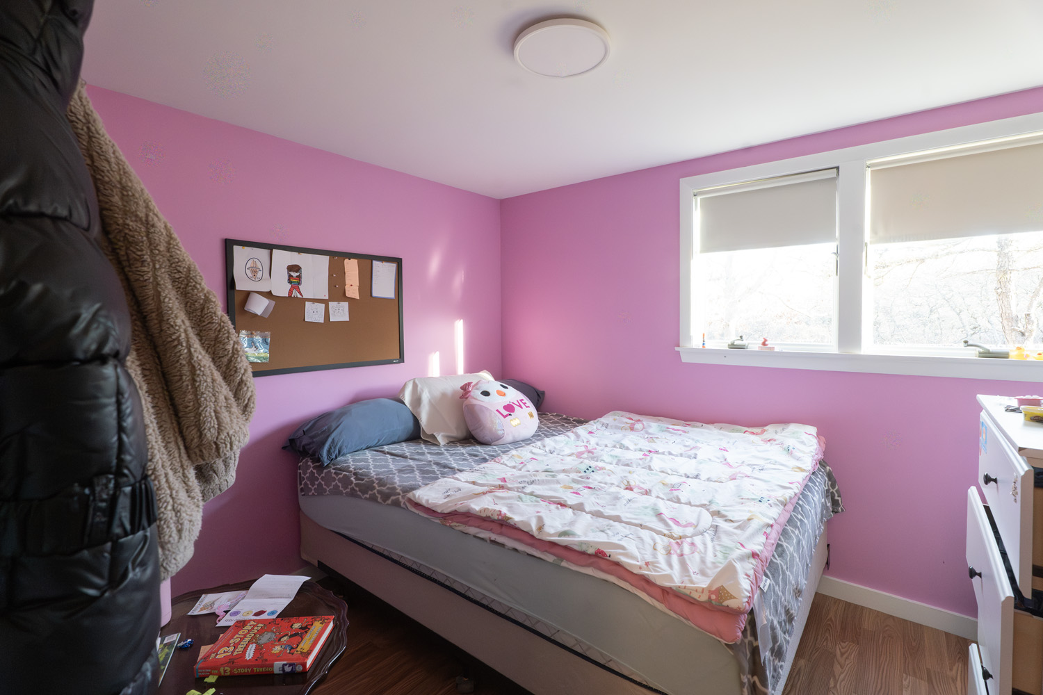 45 Quenames Road Chilmark, MA 02535 - Photo 4 of 10 a bedroom with a bed and a window