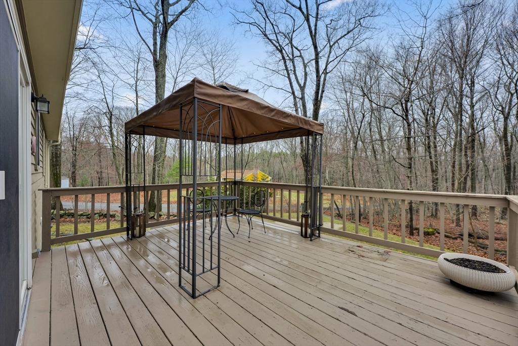 32 Sibley Road Sutton, MA 01590 - Photo 26 of 31