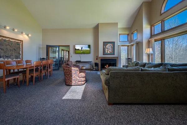 $489,000 | 1 Vista Ridge Drive, Galena, IL 61036