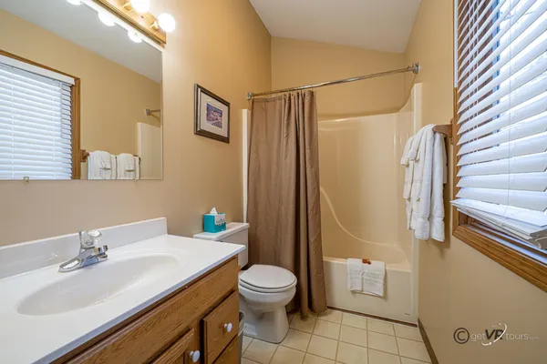 $489,000 | 1 Vista Ridge Drive, Galena, IL 61036