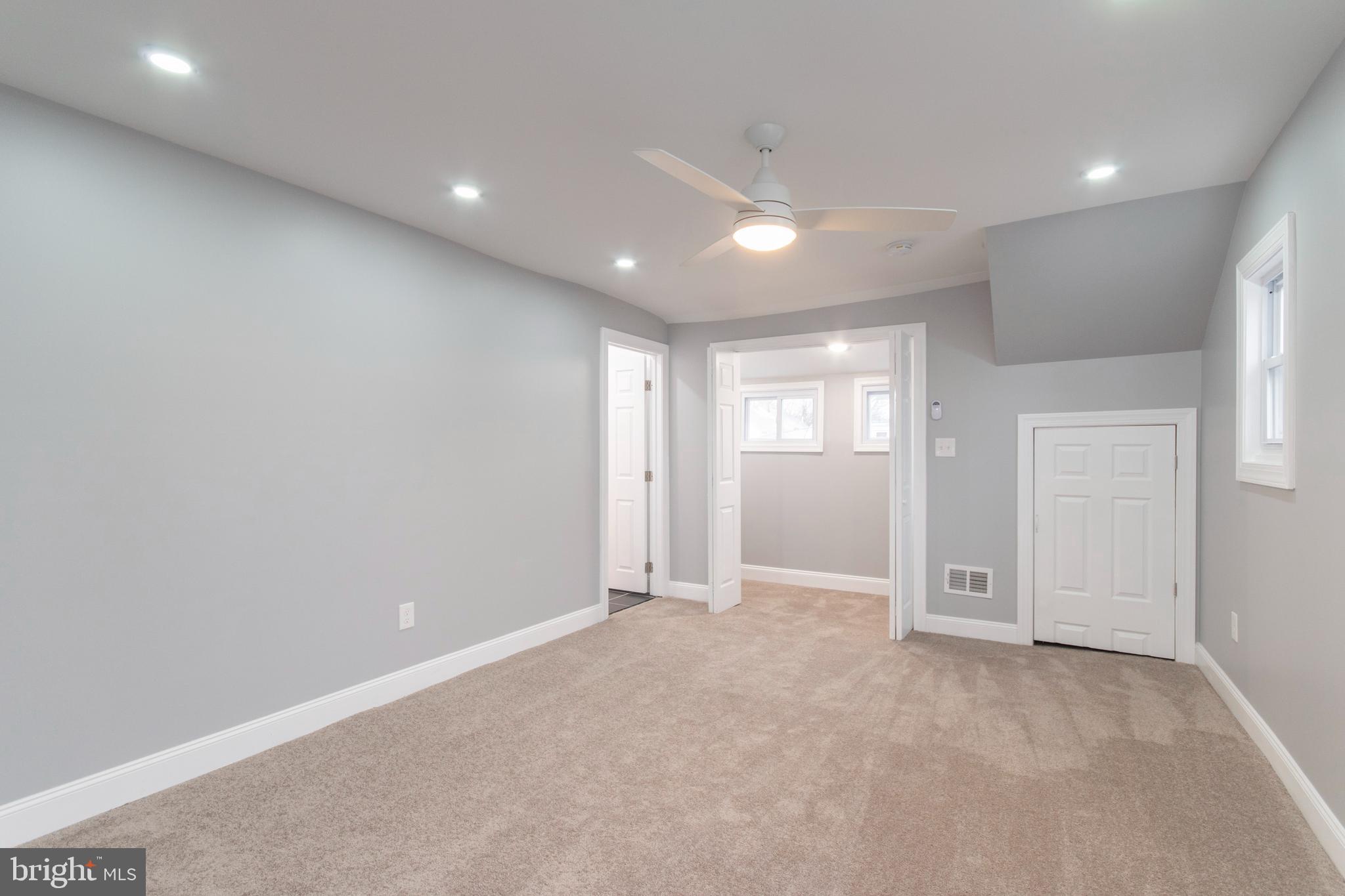 25 West Roland Road Brookhaven, PA 19015 - Photo 16 of 22 Primary Bedroom Suite