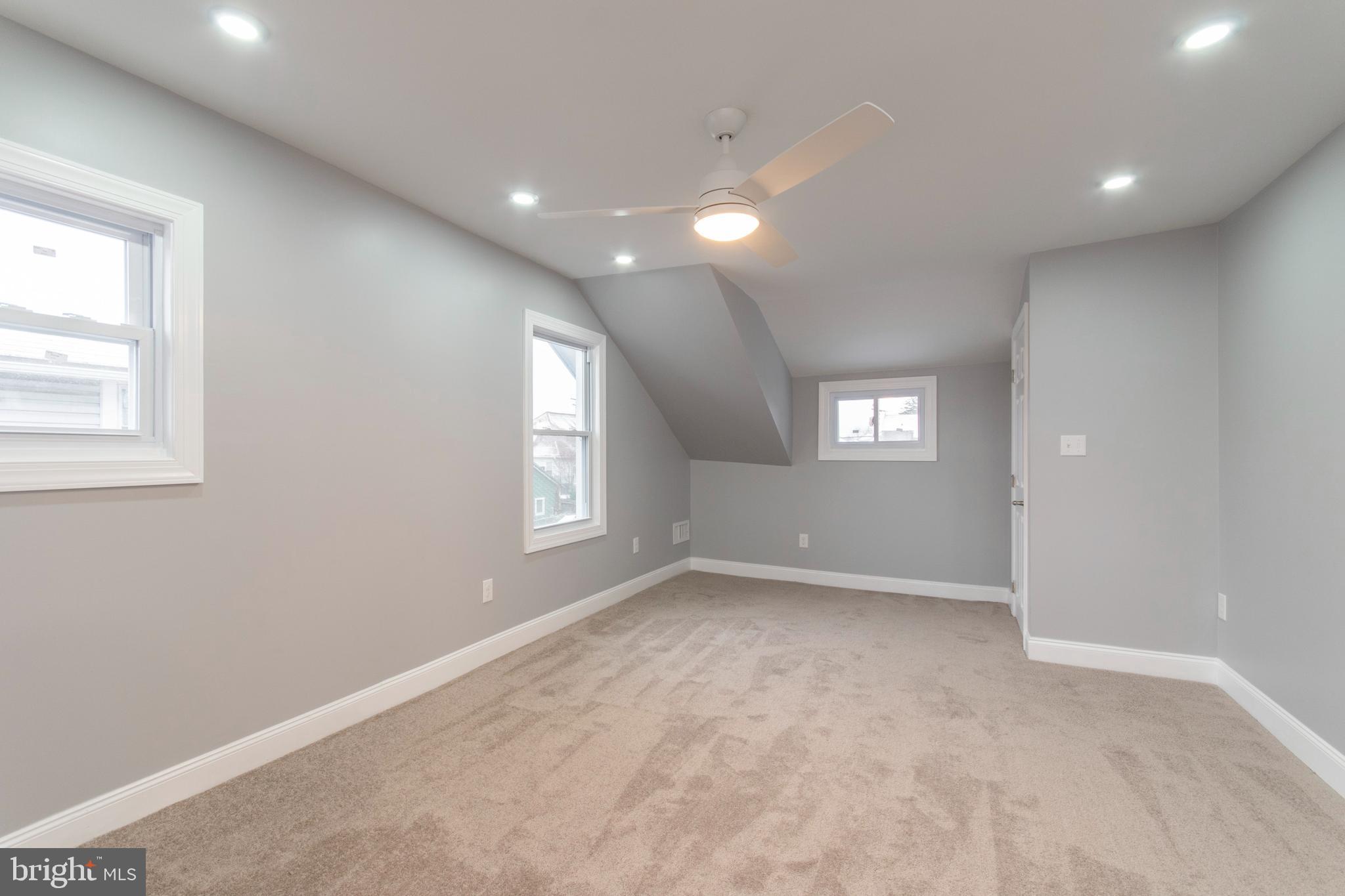 25 West Roland Road Brookhaven, PA 19015 - Photo 19 of 22 Primary Bedroom Suite