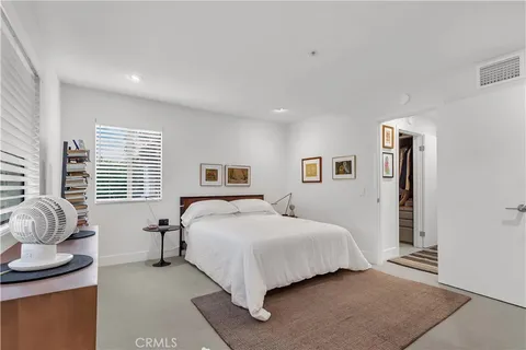 $1,135,000 | 128 Villa Point Drive, Newport Beach, CA 92660