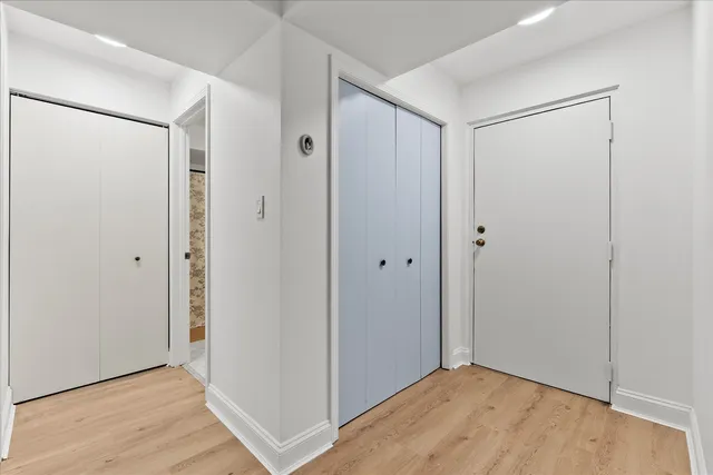 $239,000 | 9051 South Roberts Road, Unit 310, Hickory Hills, IL 60457