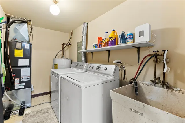 $239,000 | 9051 South Roberts Road, Unit 310, Hickory Hills, IL 60457