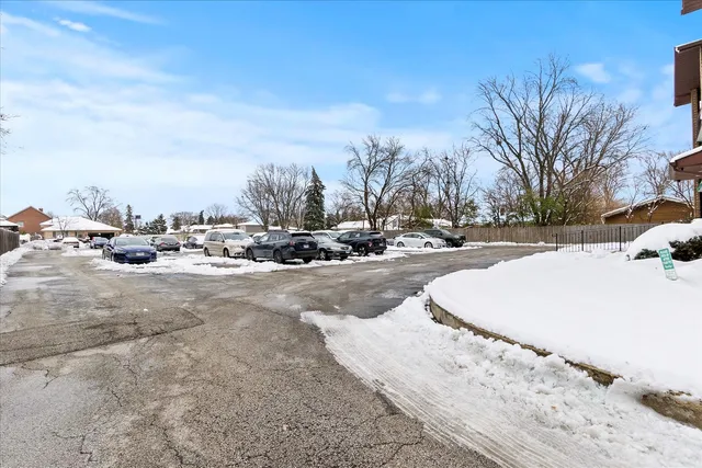 $239,000 | 9051 South Roberts Road, Unit 310, Hickory Hills, IL 60457