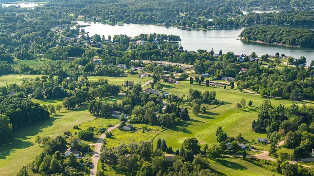 $270,000 | 10370 Heatherlawn Court, Jerome, MI 49249