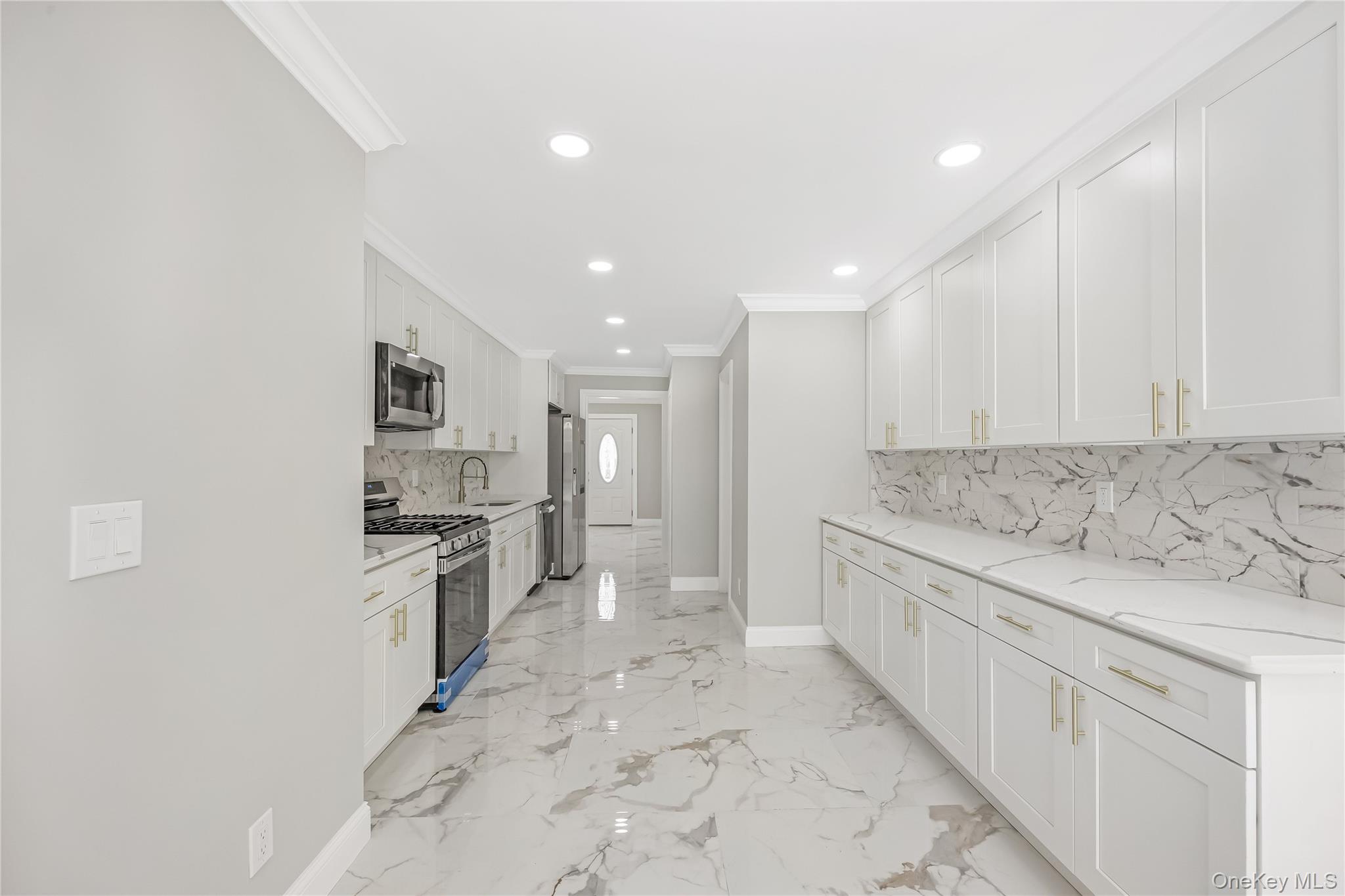 58 Remsen Avenue Hempstead, NY 11550 - Photo 7 of 27