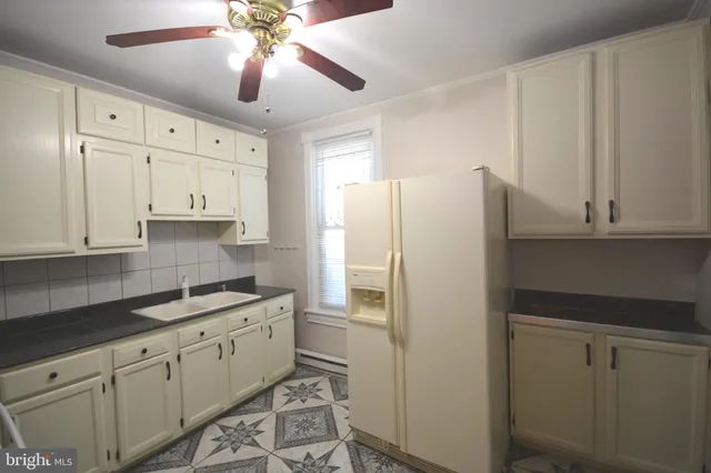 $1,850 | 105 East North Avenue, Hagerstown, MD 21740