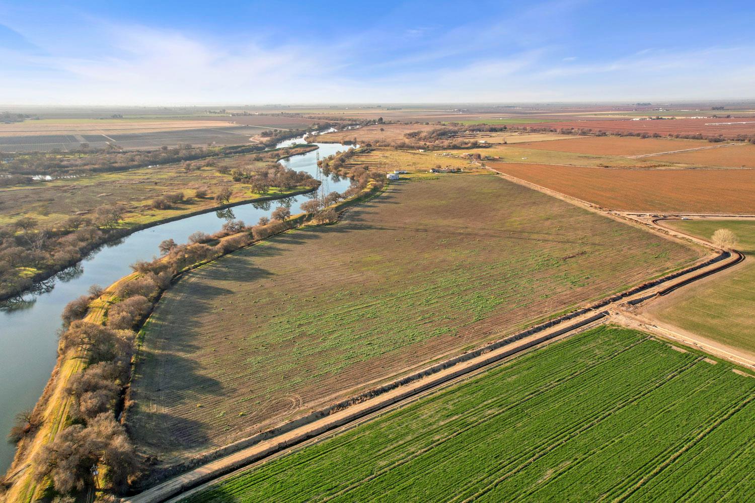 16321 South Wing Levee Road Stockton, CA 95206 - Photo 11 of 71 a view of an ocean and beach