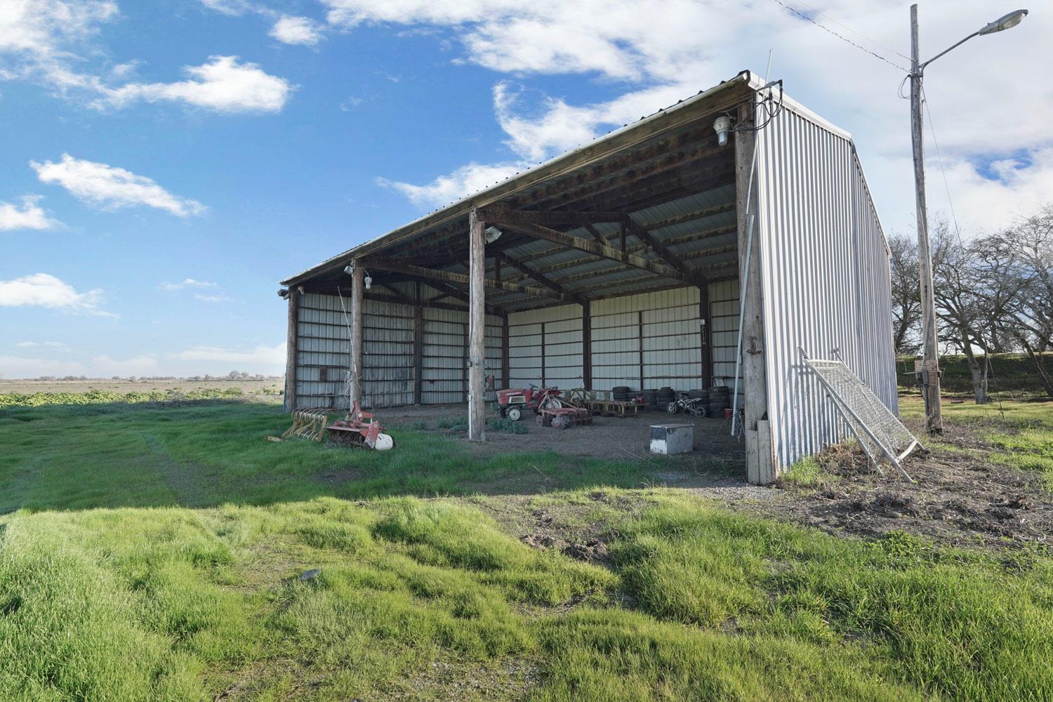 16321 South Wing Levee Road Stockton, CA 95206 - Photo 15 of 71