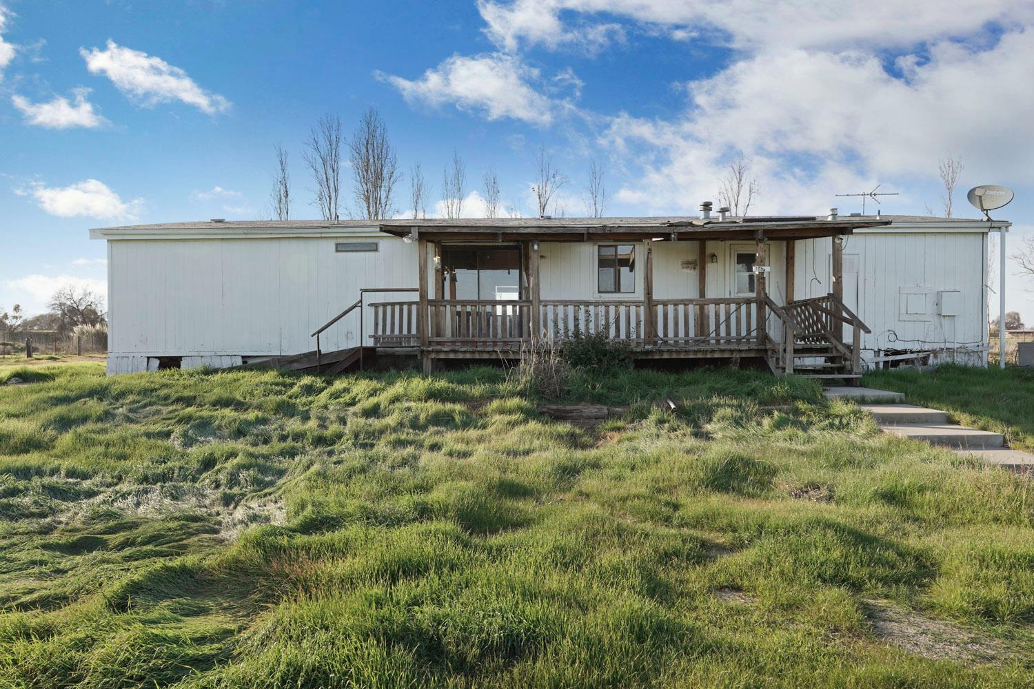 16321 South Wing Levee Road Stockton, CA 95206 - Photo 53 of 71 a view of a small house