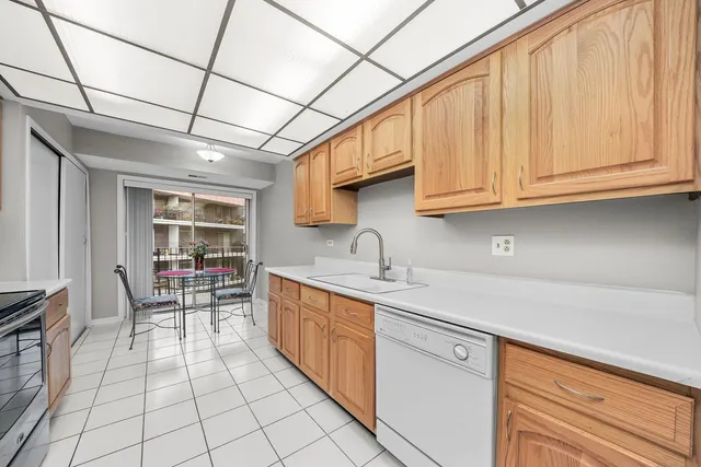 $279,000 | 9529 Bronx Place, Unit 314, Skokie, IL 60077