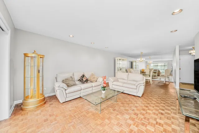 $279,000 | 9529 Bronx Place, Unit 314, Skokie, IL 60077