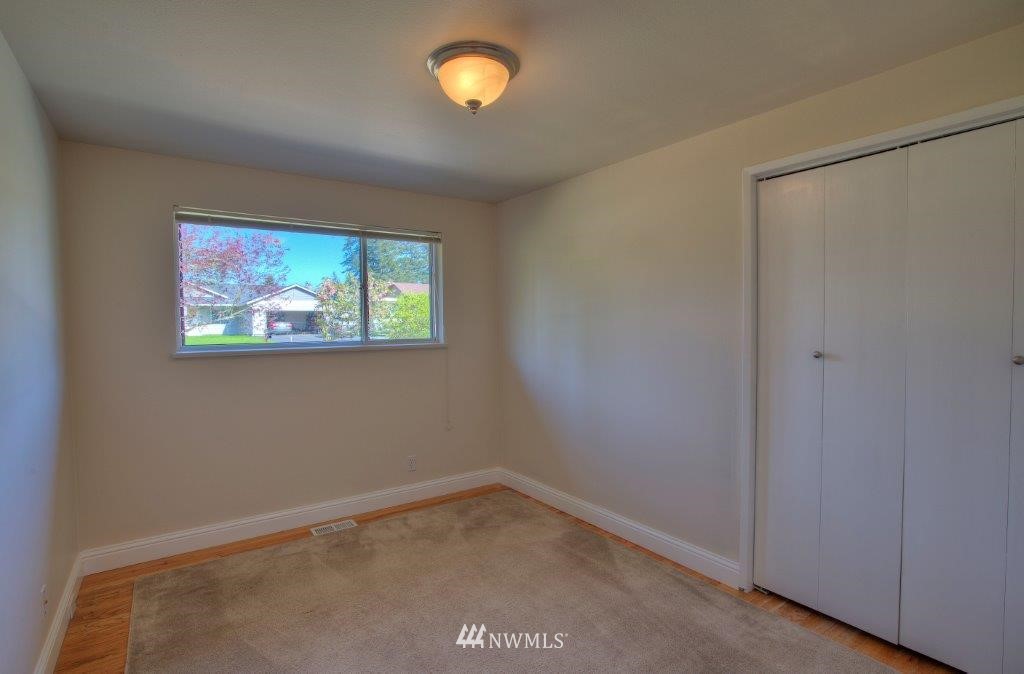 12627 156th Avenue Southeast Renton, WA 98059 - Photo 10 of 14 Gallery Image 10