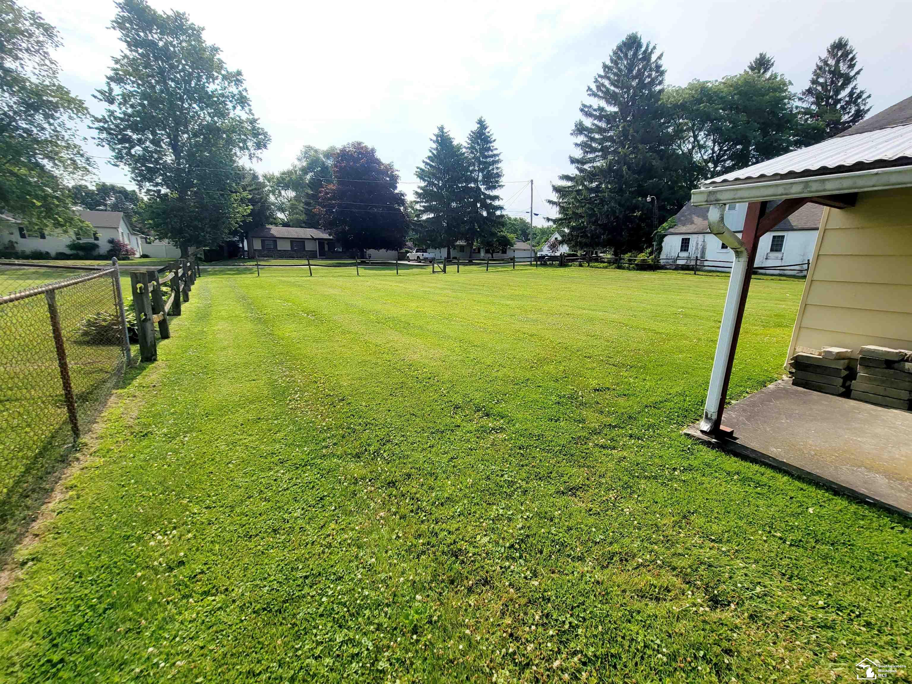 7234 Douglas Road Lambertville, MI 48144 - Photo 11 of 13 50145907-9684947d-5ce5-42b9-9921-0706f5cae4ab.JPG