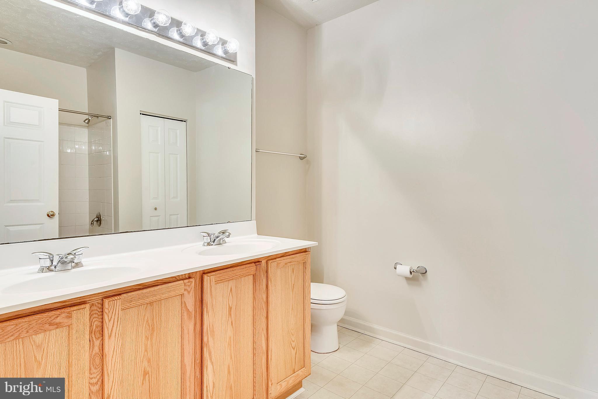 5474 Glenthorne Court Baltimore, MD 21237 - Photo 18 of 26 Bath (Master)