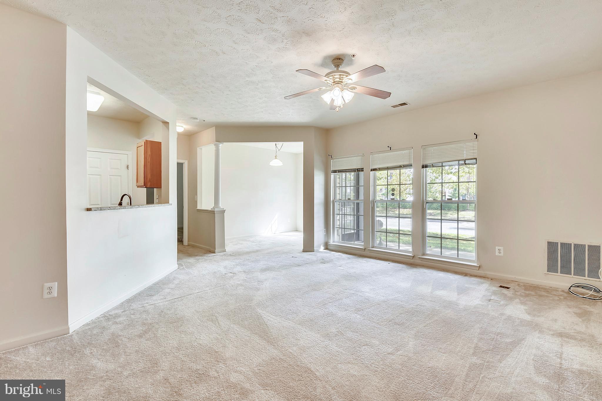5474 Glenthorne Court Baltimore, MD 21237 - Photo 6 of 26 Living Room